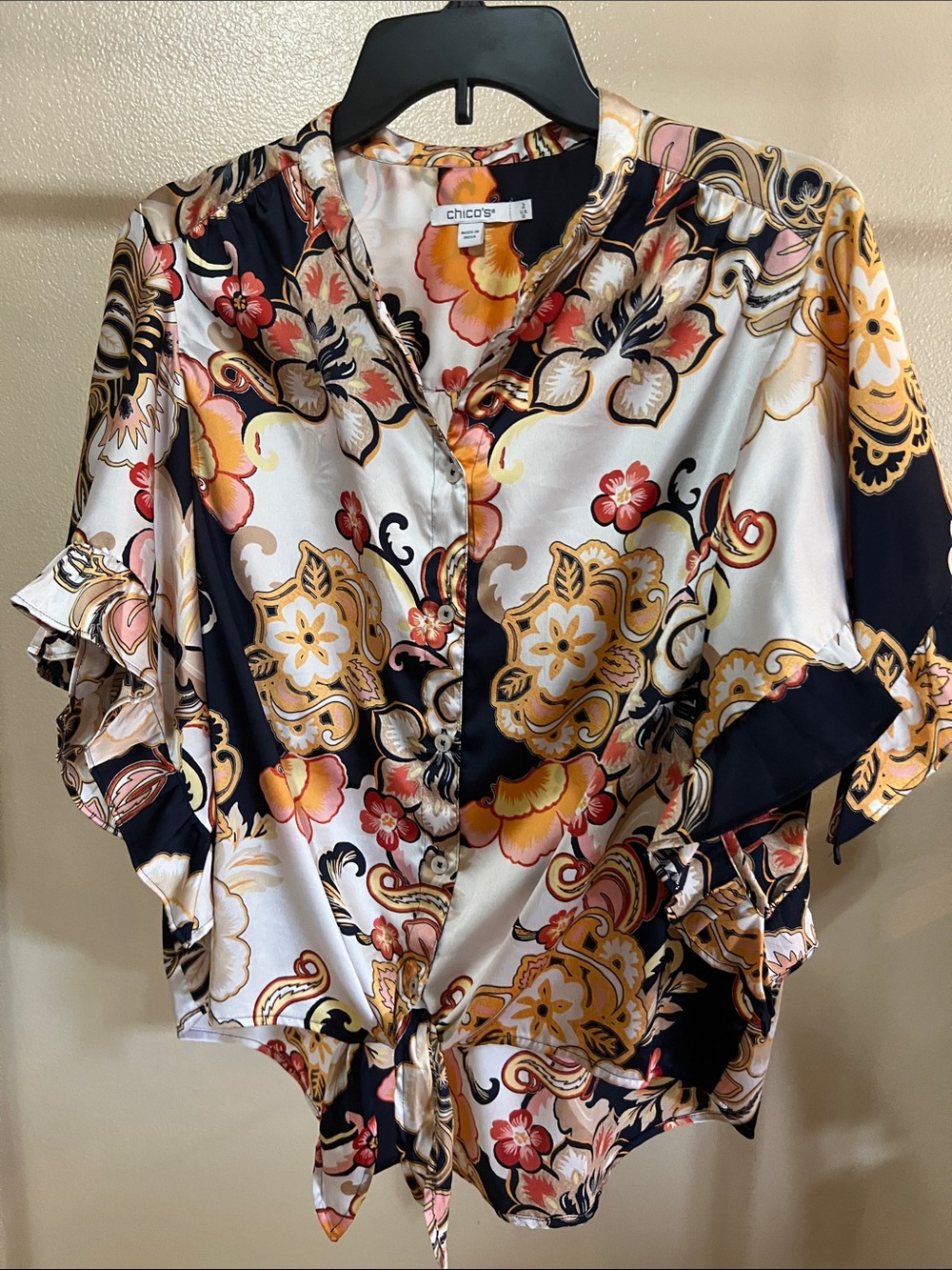 ๐ฅ๐ฅ๐ฅChicoโs Satin raffle sleeve tie front shirt blouse - Picture 6 of 10